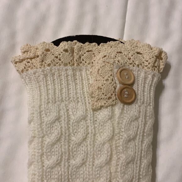 Knitted cream color legwarmers with crochet tan detail - Picture 3 of 4